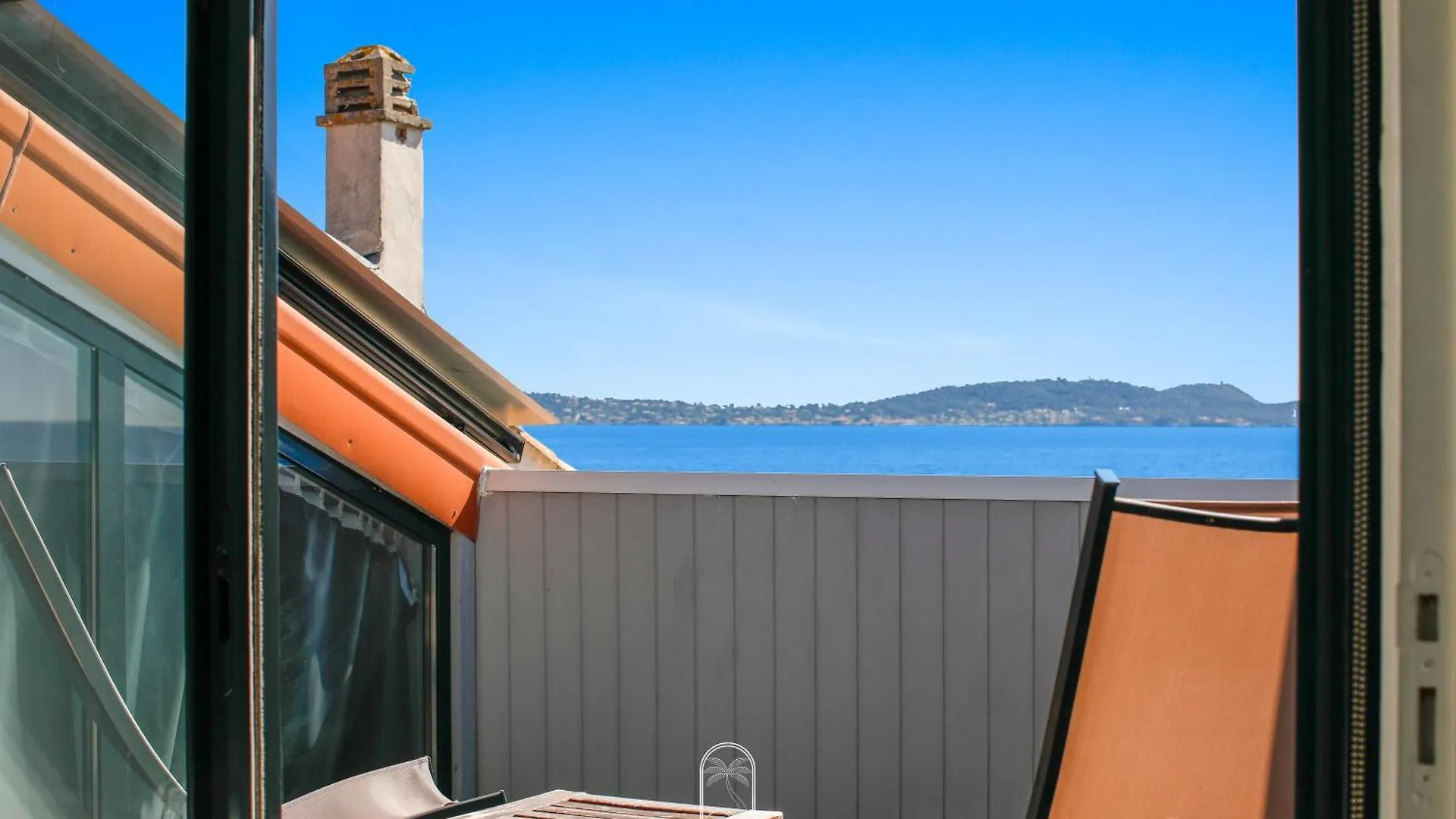 Maison sur l'eau-Hyères-Almanarre-Parkings/Clim/WIFI