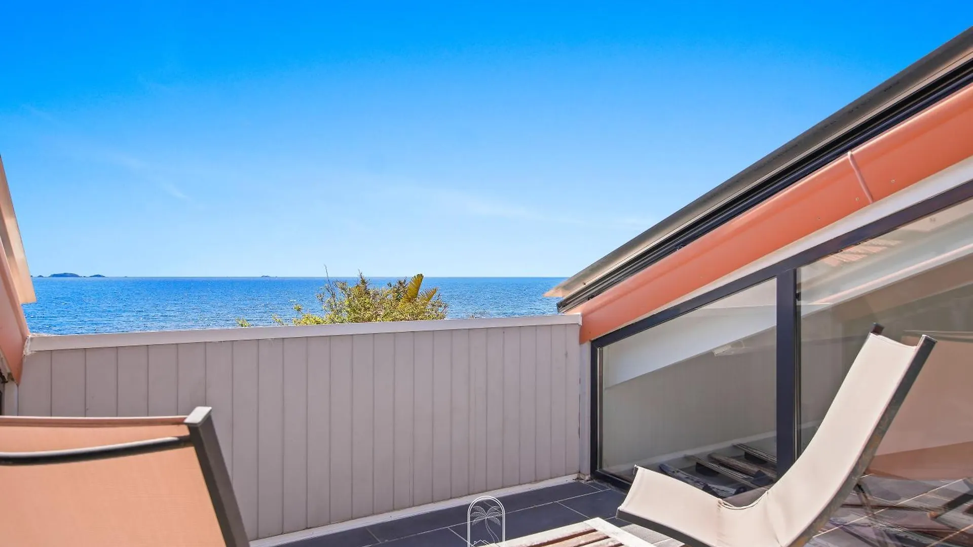 Maison sur l'eau-Hyères-Almanarre-Parkings/Clim/WIFI
